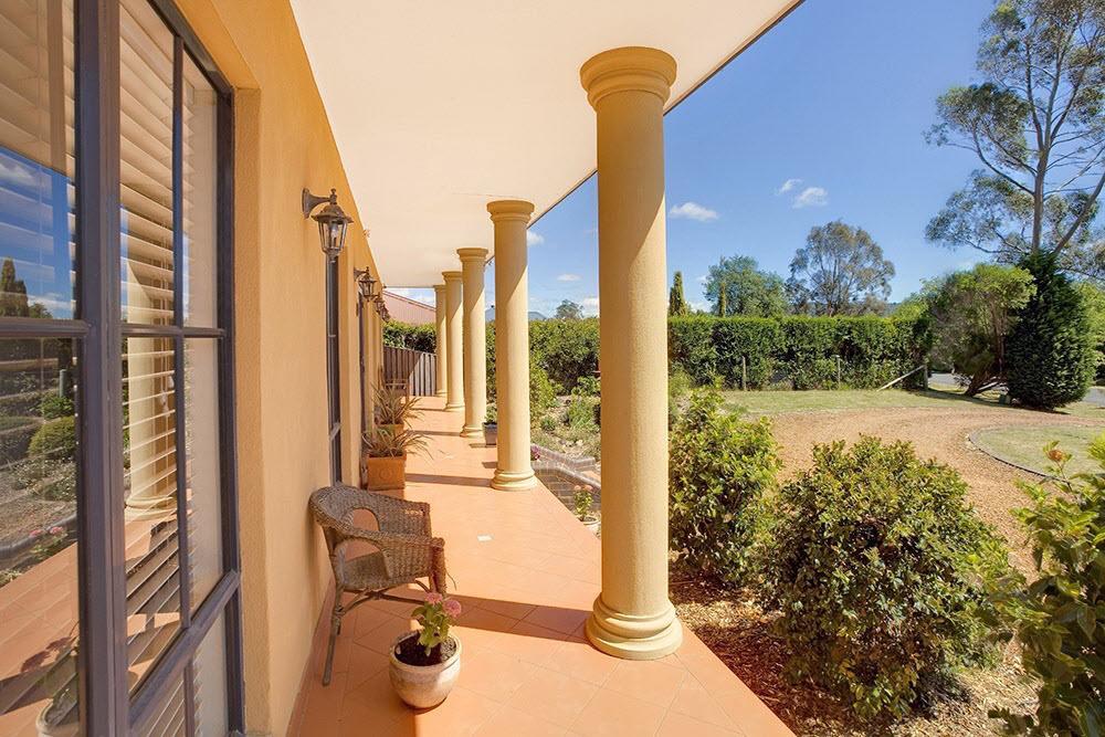 Stately Bowral Designer Home Exterior photo