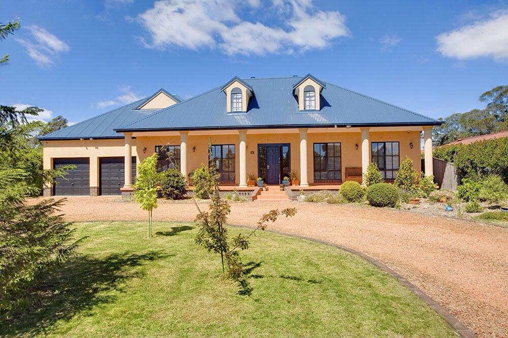 Stately Bowral Designer Home Exterior photo